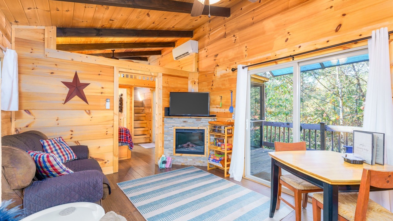 Photo of Livingroom in Mill Spring