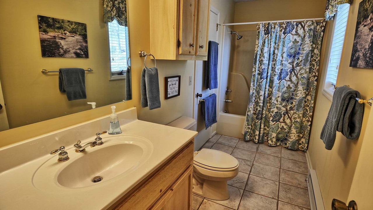 Photo of Bathroom in Seven Devils