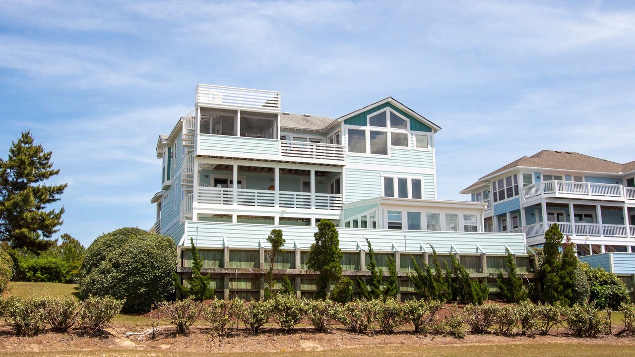 Photo of Outdoor in Corolla Light