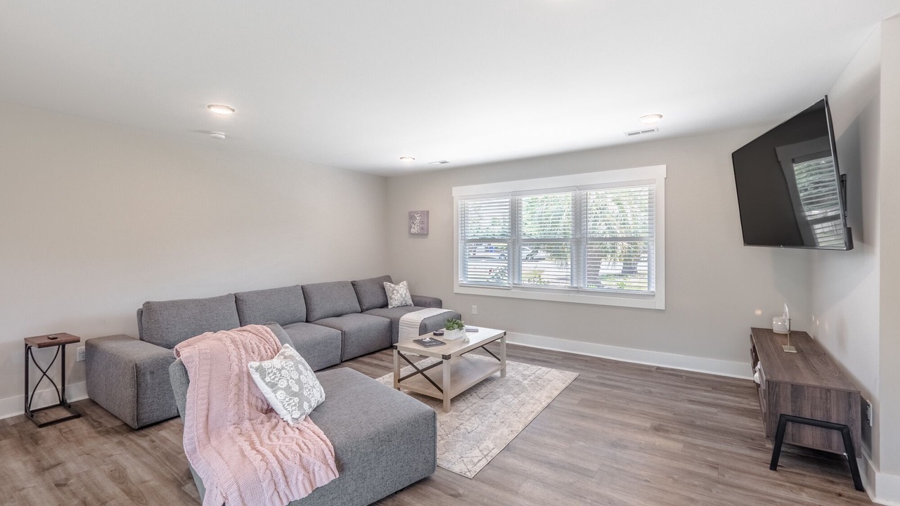 Photo of Livingroom in Silver Lake