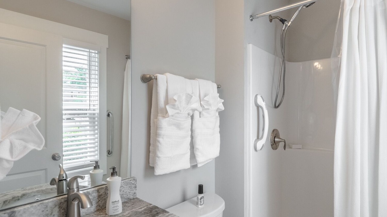 Photo of Bathroom in Silver Lake