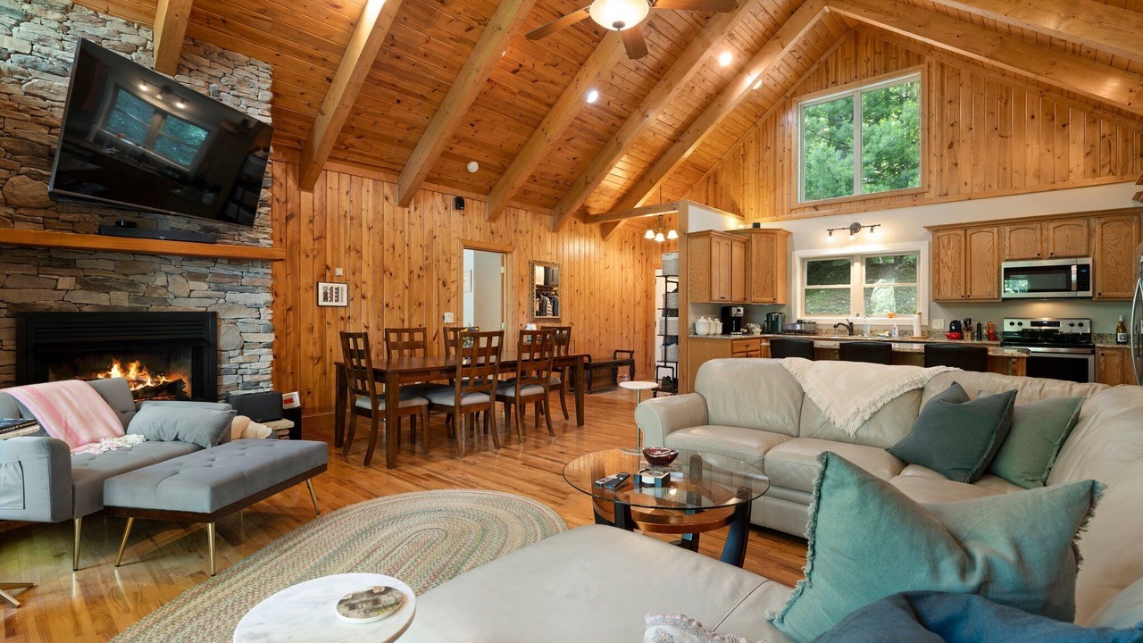 Photo of Livingroom in Wolf Laurel
