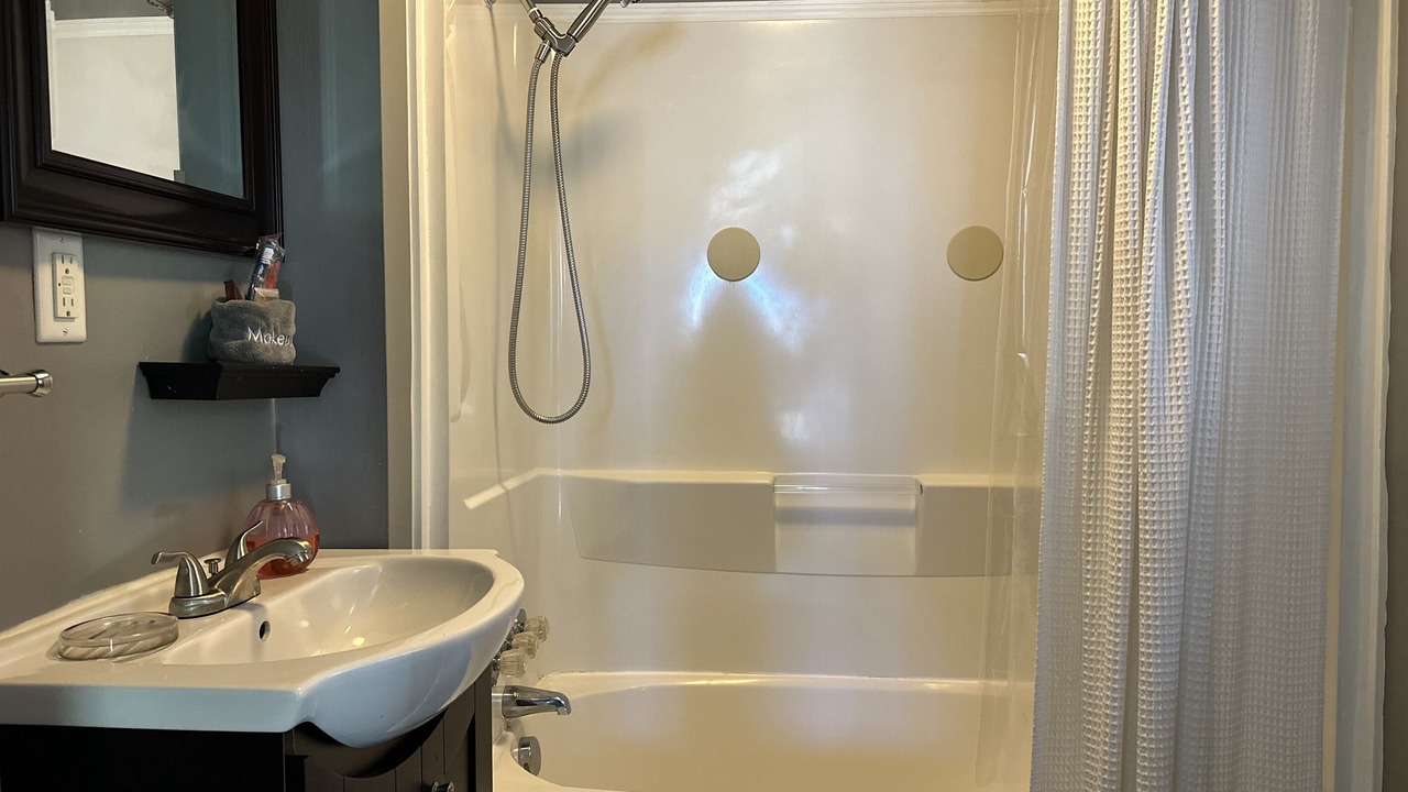 Photo of Bathroom in University Park