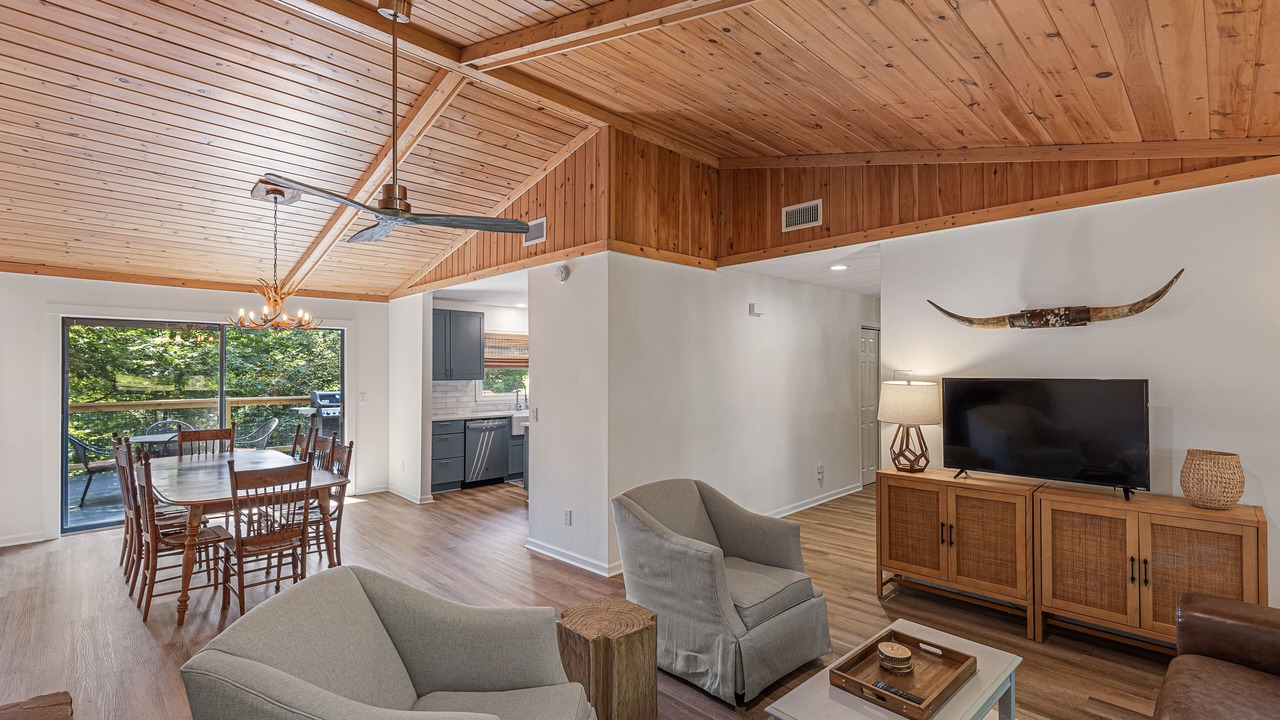 Photo of Livingroom in Highlands Hills