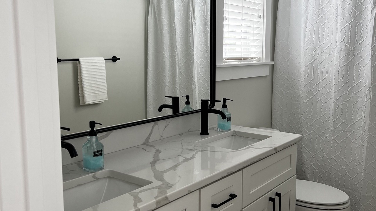 Photo of Bathroom in Whalehead Beach