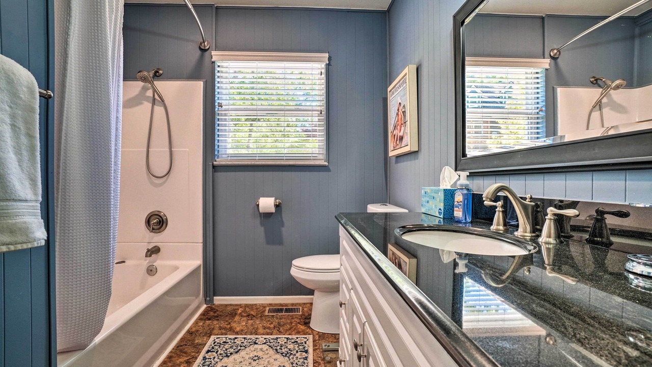 Photo of Bathroom in Hayesville
