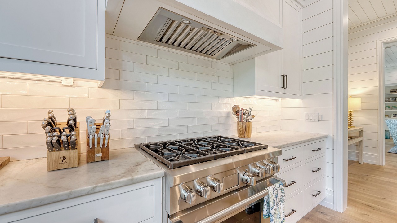 Photo of Kitchen in Vanderhorst Plantation