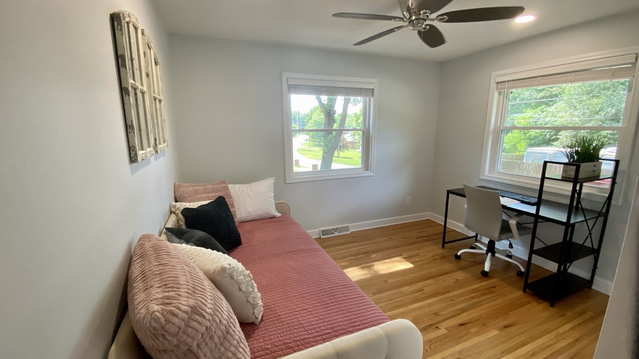 Photo of Livingroom in Belmont