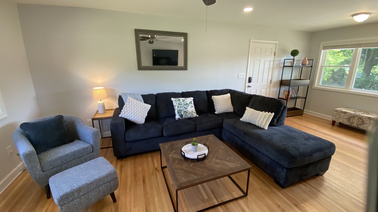 Photo of Livingroom in Belmont