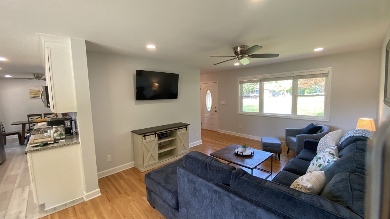 Photo of Livingroom in Belmont