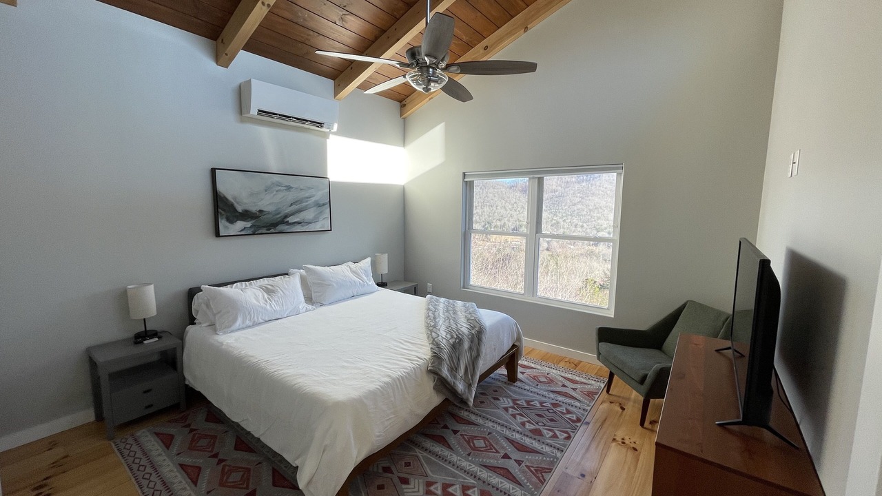 Photo of Bedroom in Candler