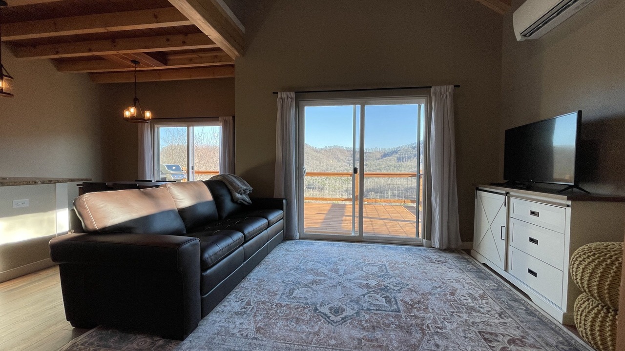 Photo of Livingroom in Candler