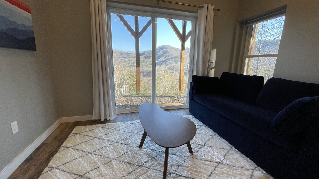 Photo of Livingroom in Candler