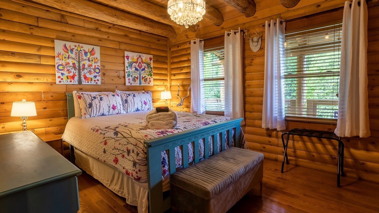 Photo of Bedroom in Weaverville