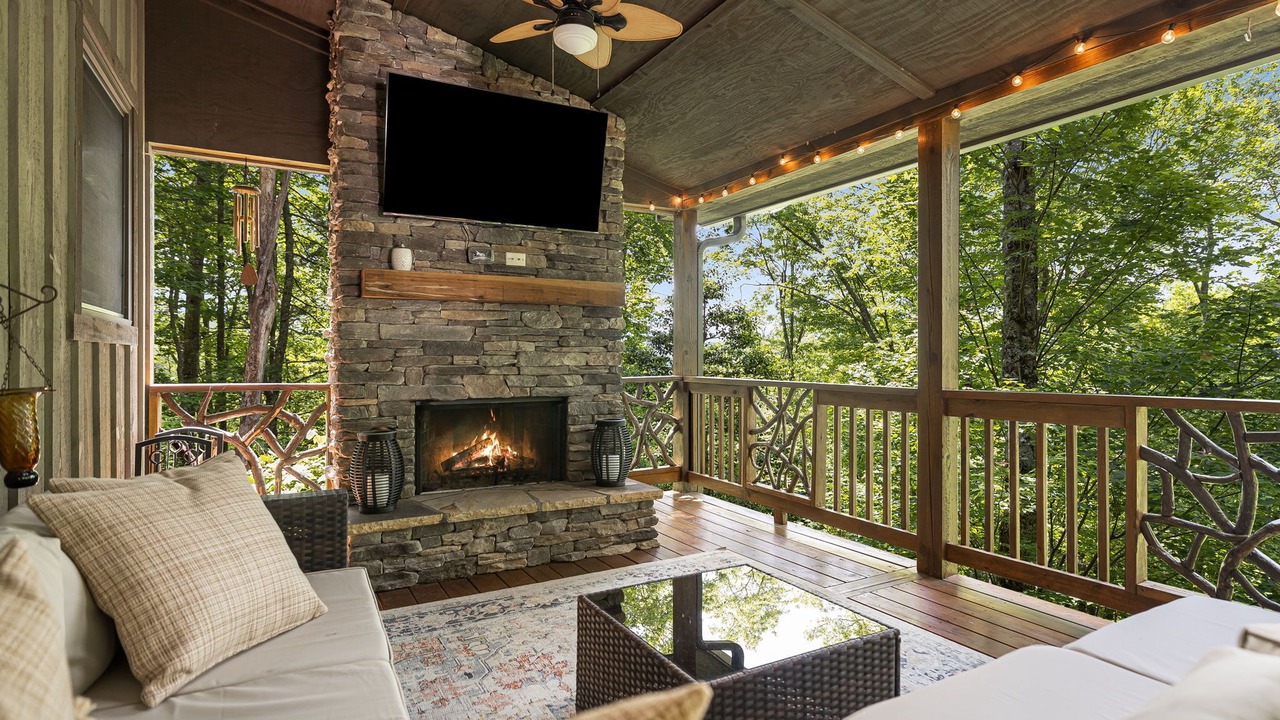 Photo of Livingroom in Sapphire