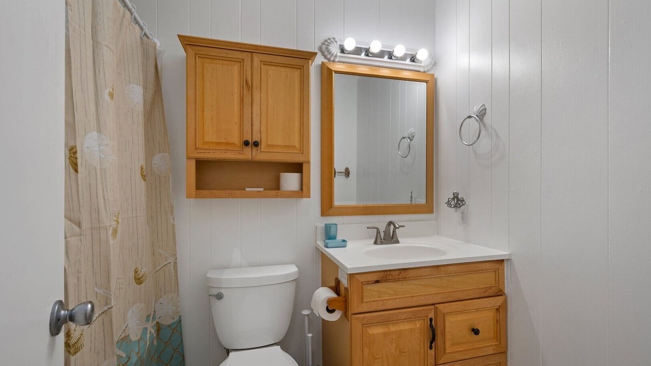 Photo of Bathroom in Colington