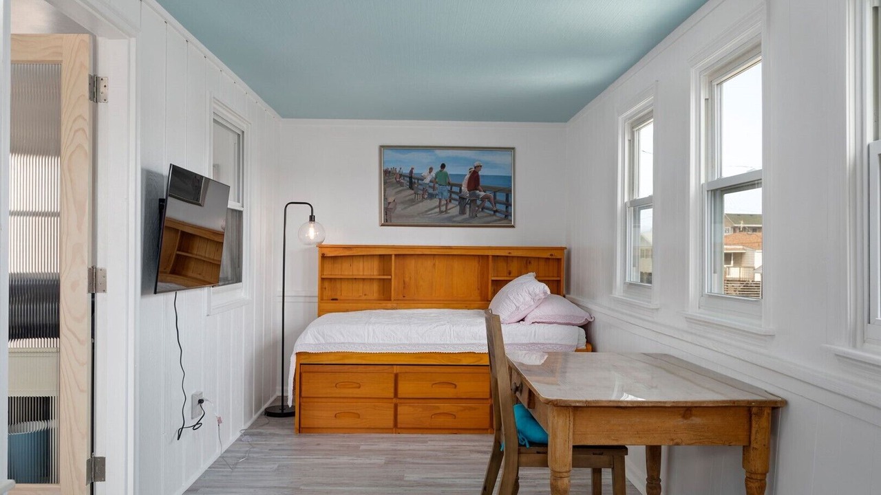 Photo of Bedroom in Colington