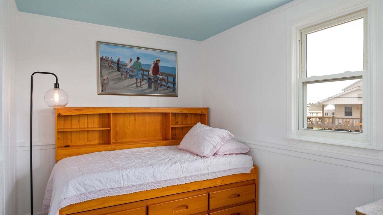 Photo of Bedroom in Colington