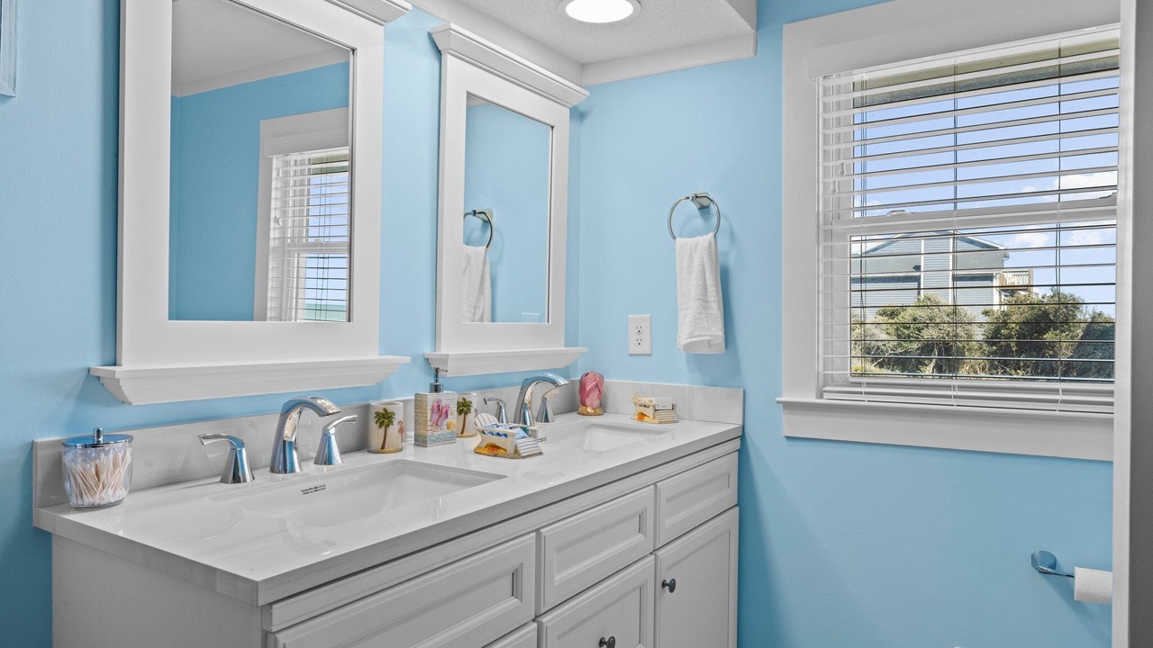 Photo of Bathroom in Pine Knoll Shores