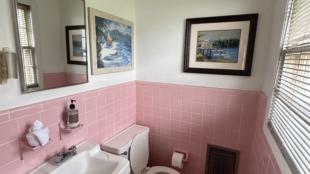 Photo of Bathroom in Guntersville