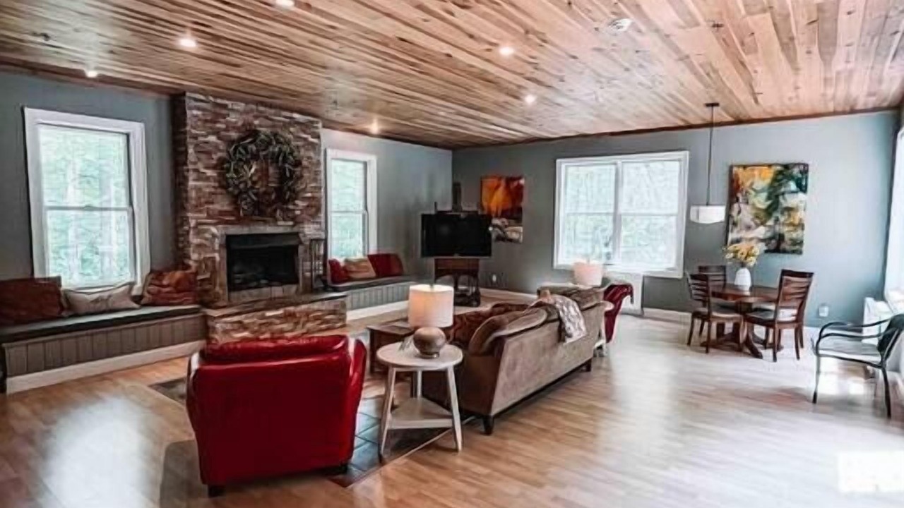 Photo of Livingroom in Scaly Mountain
