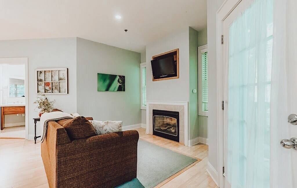 Photo of Livingroom in Scaly Mountain