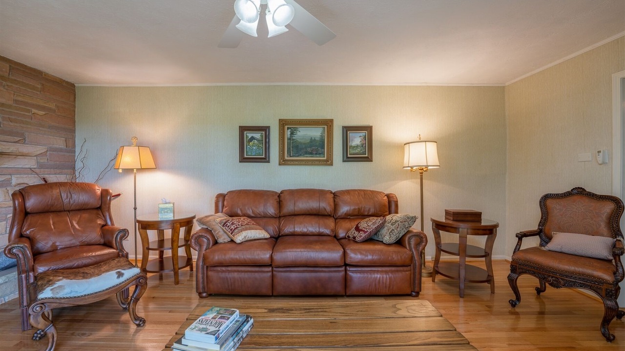 Photo of Livingroom in Penrose