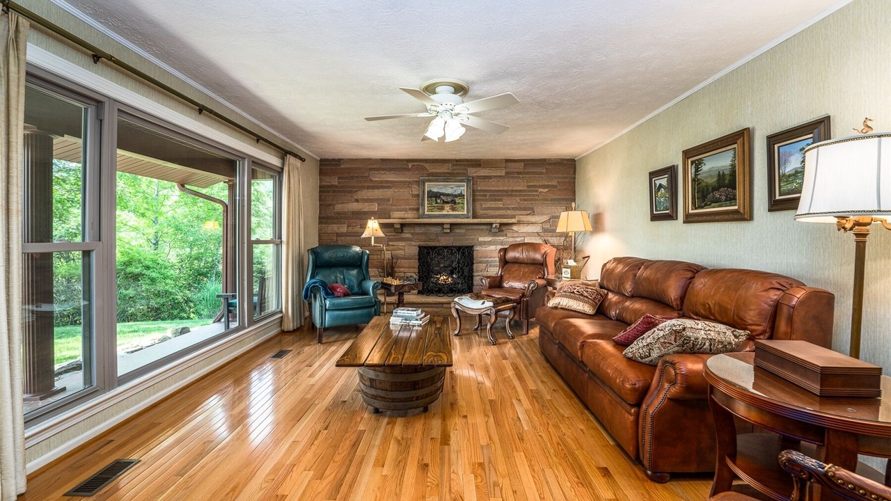 Photo of Livingroom in Penrose