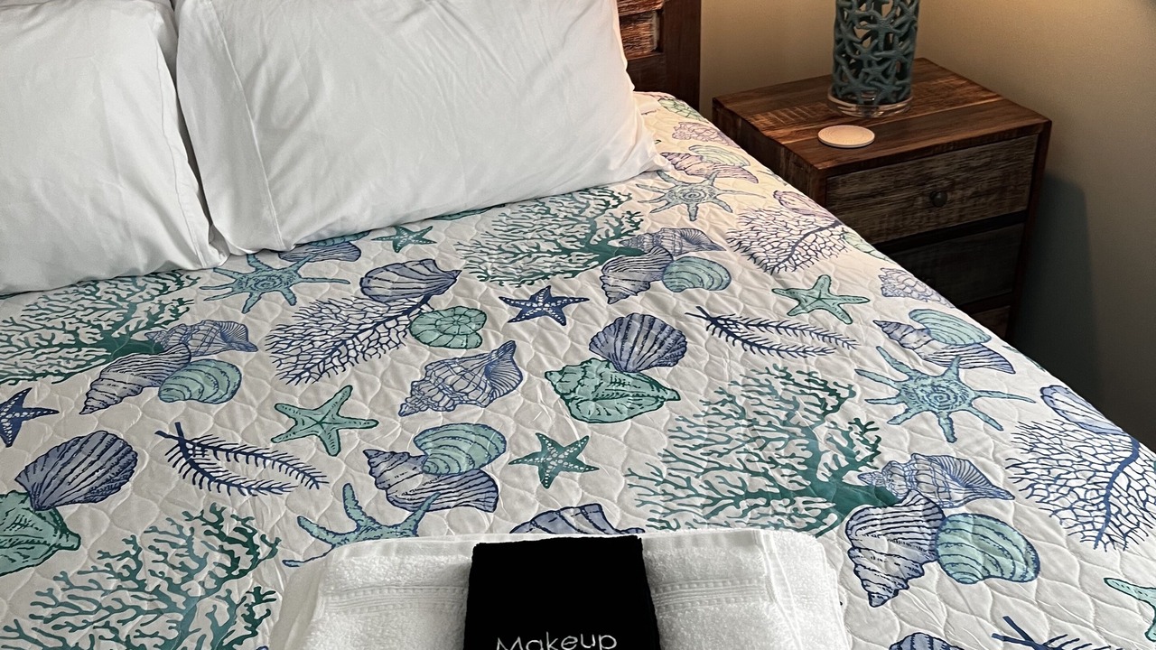 Photo of Bedroom in Corolla Light
