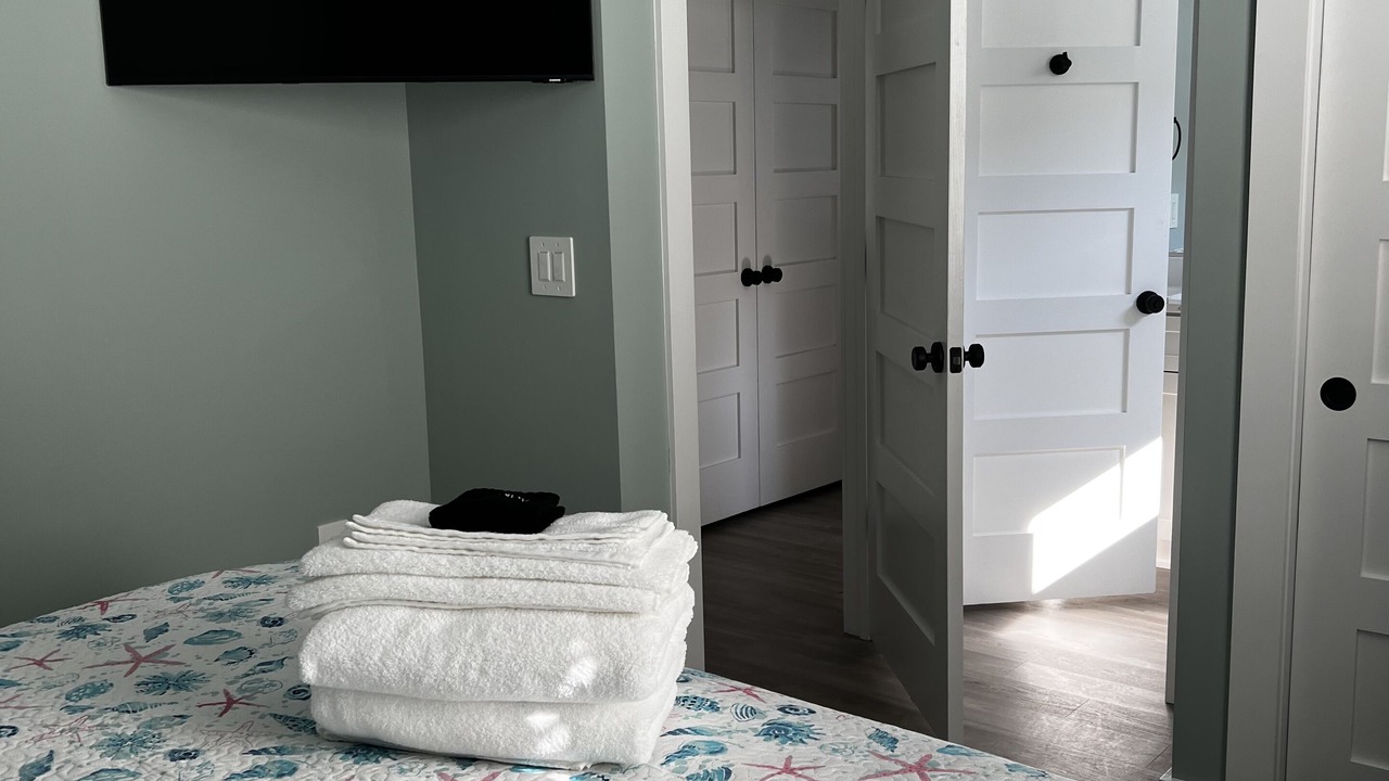 Photo of Bedroom in Corolla Light