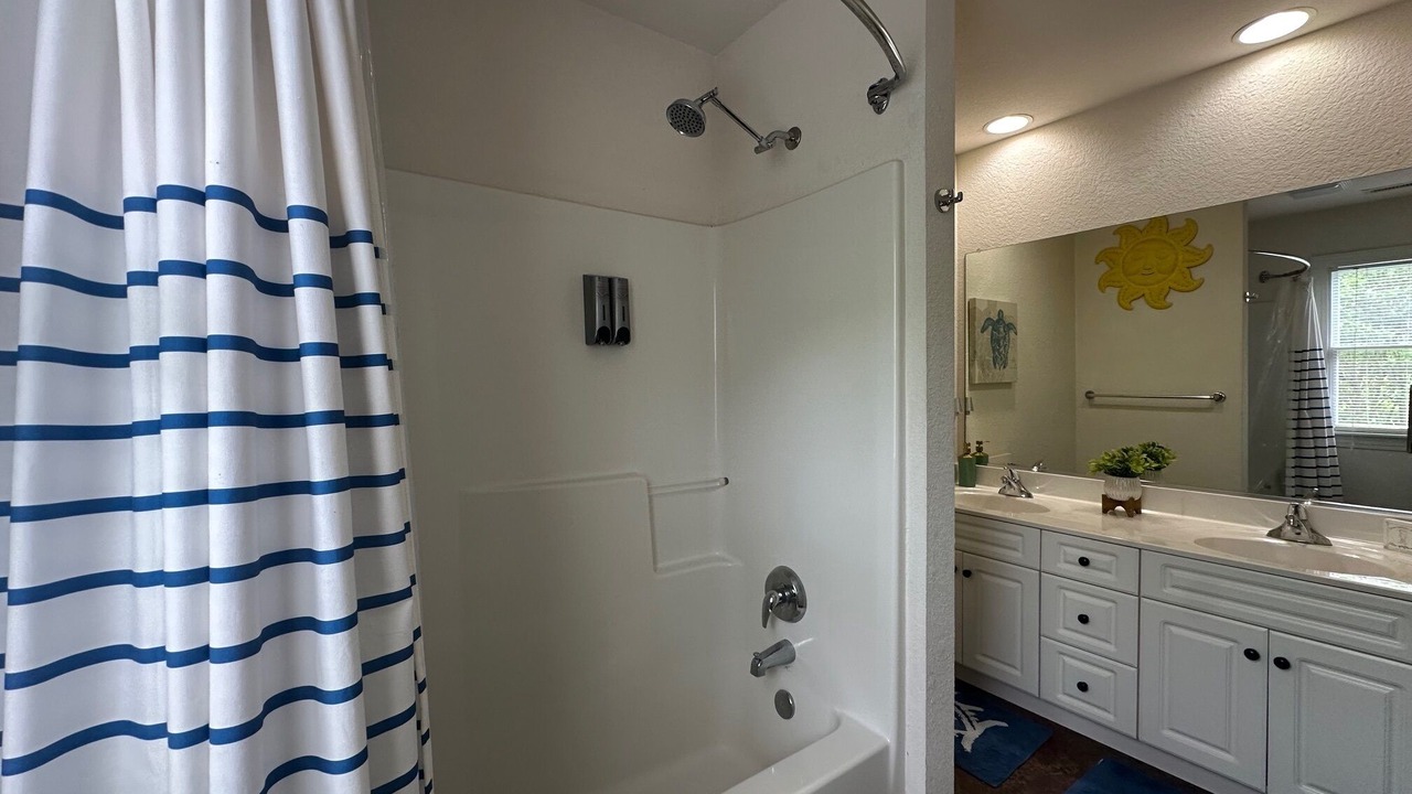 Photo of Bathroom in Bermuda Bay