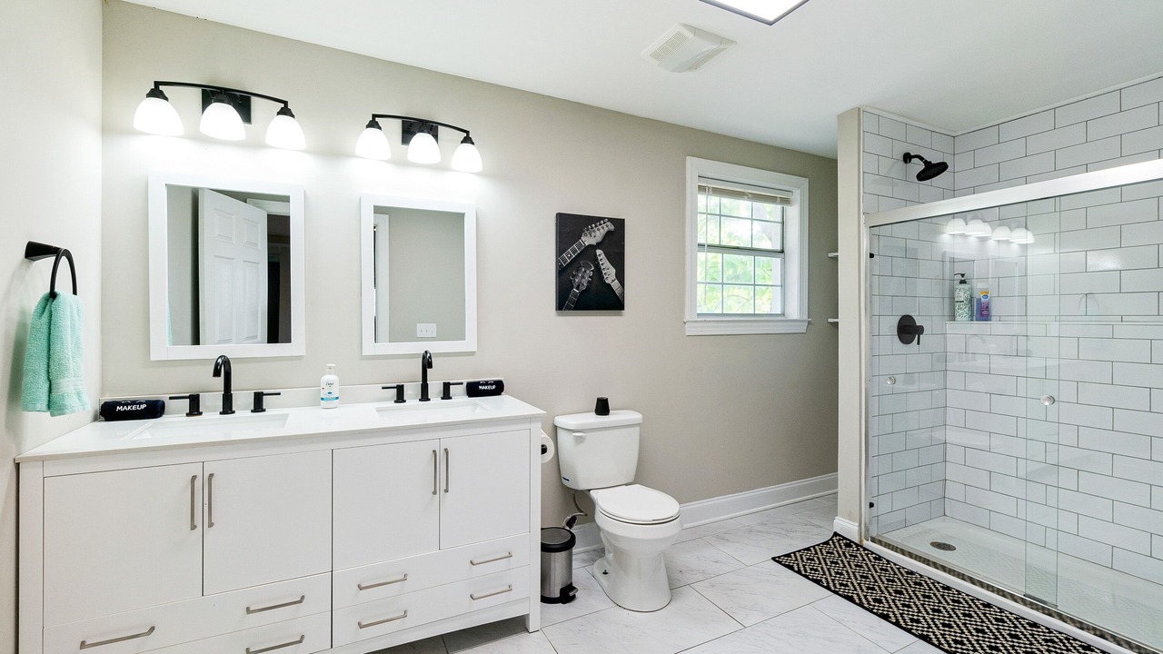 Photo of Bathroom in Maplewood Heights