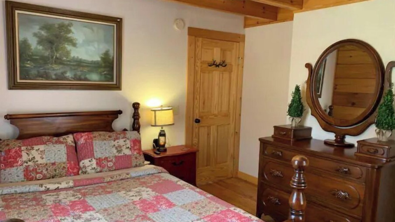 Photo of Bedroom in Traphill