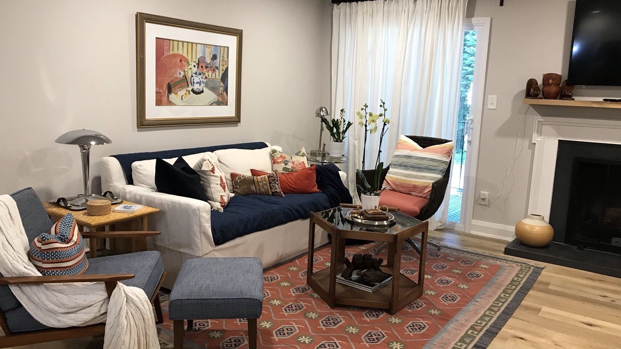 Photo of Livingroom in Myers Park