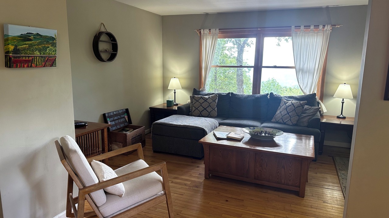 Photo of Livingroom in Apple Ridge