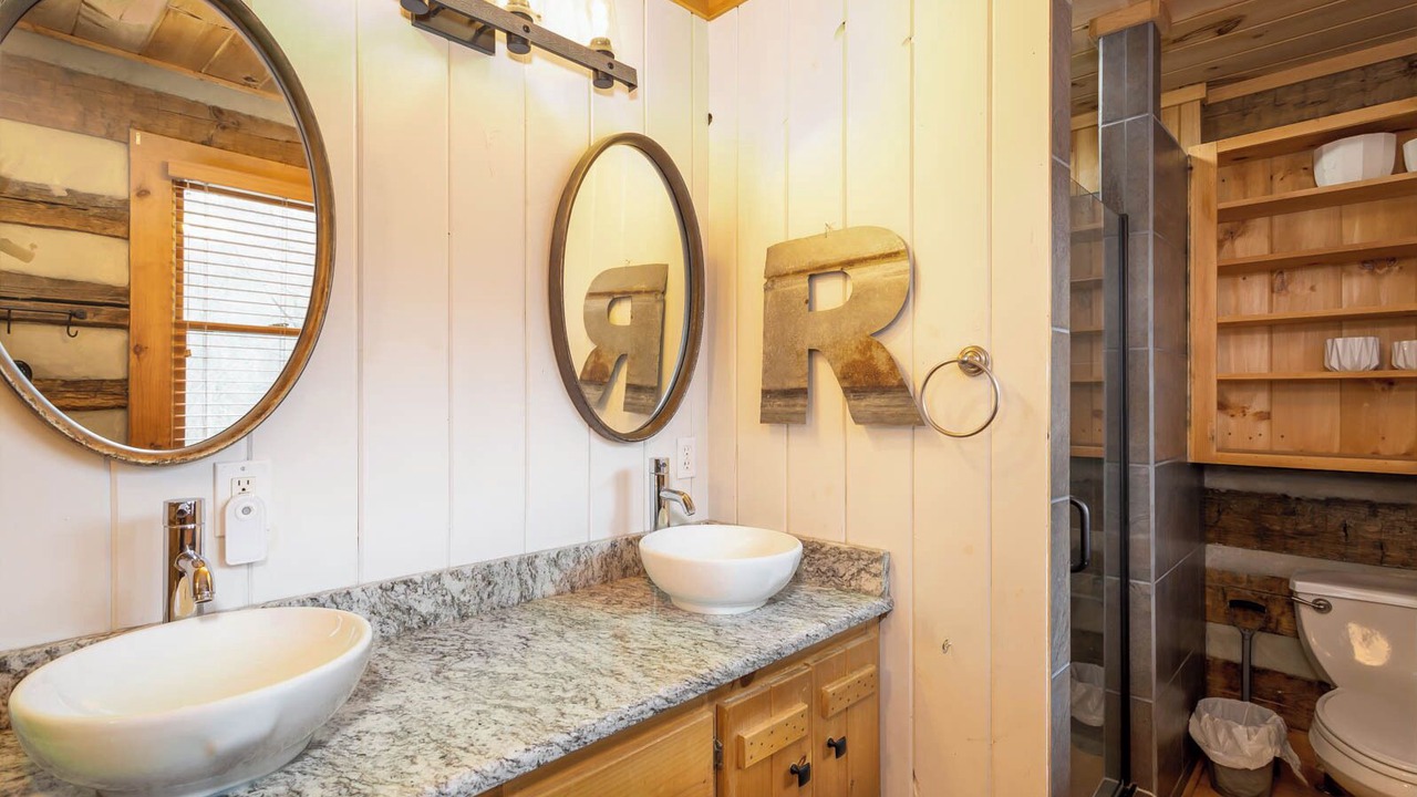 Photo of Bathroom in Todd