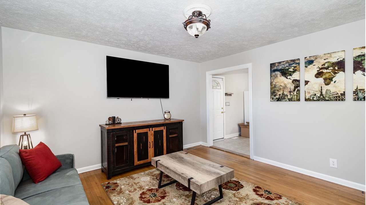Photo of Livingroom in South View