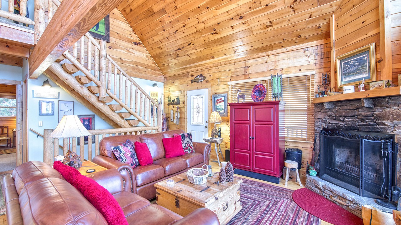 Photo of Livingroom in Maggie Valley