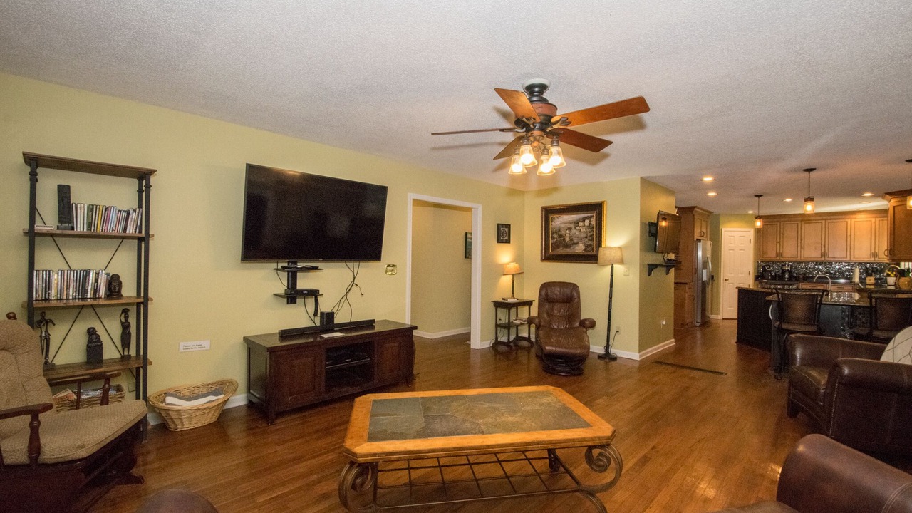 Photo of Livingroom in Skyland