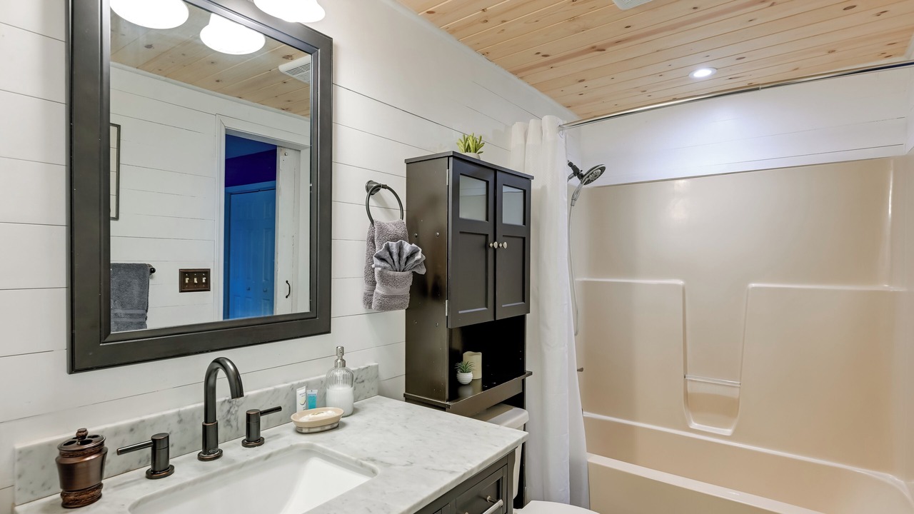 Photo of Bathroom in Sapphire