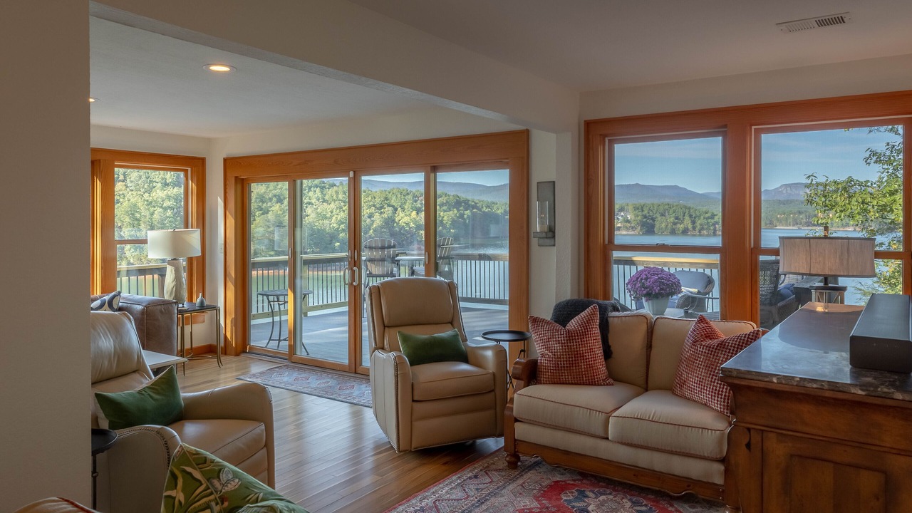 Photo of Livingroom in Lakeview Hills
