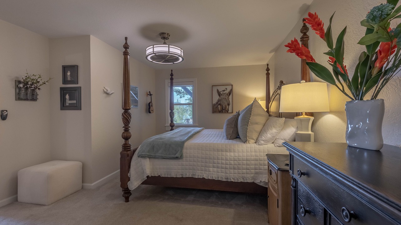 Photo of Bedroom in Lakeview Hills