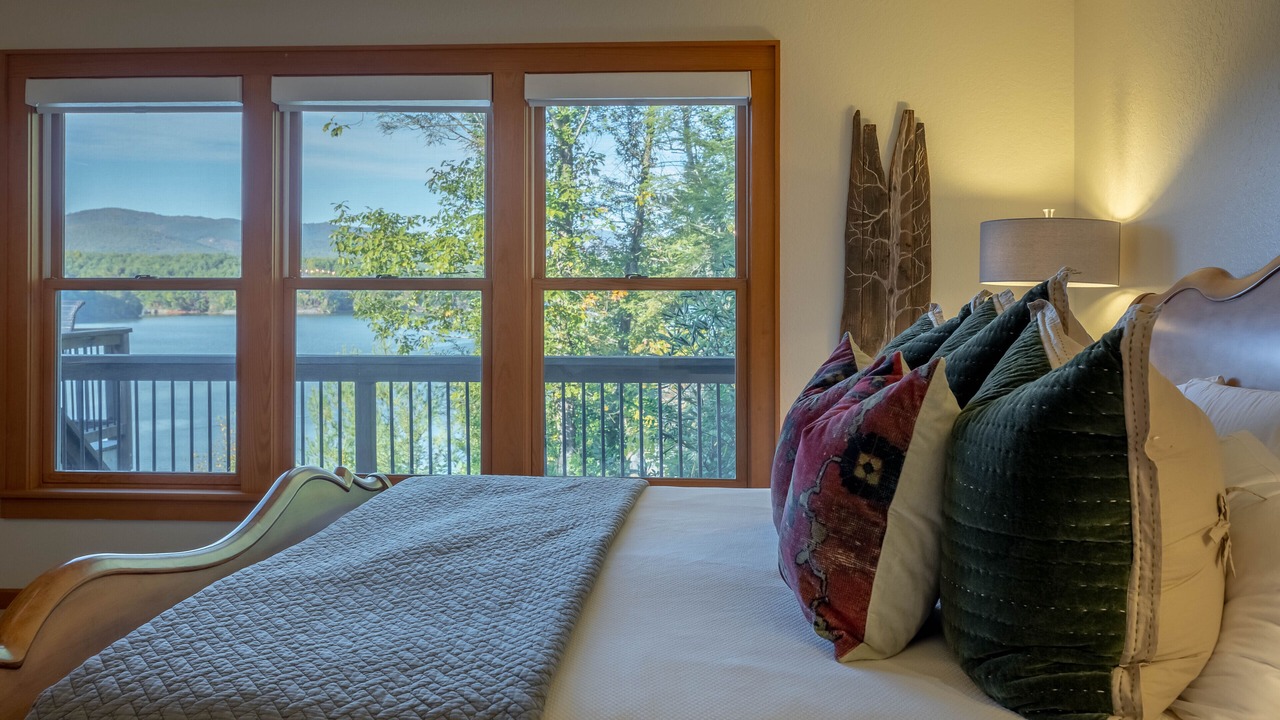 Photo of Bedroom in Lakeview Hills
