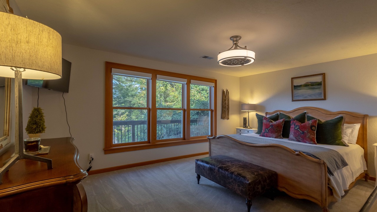 Photo of Bedroom in Lakeview Hills