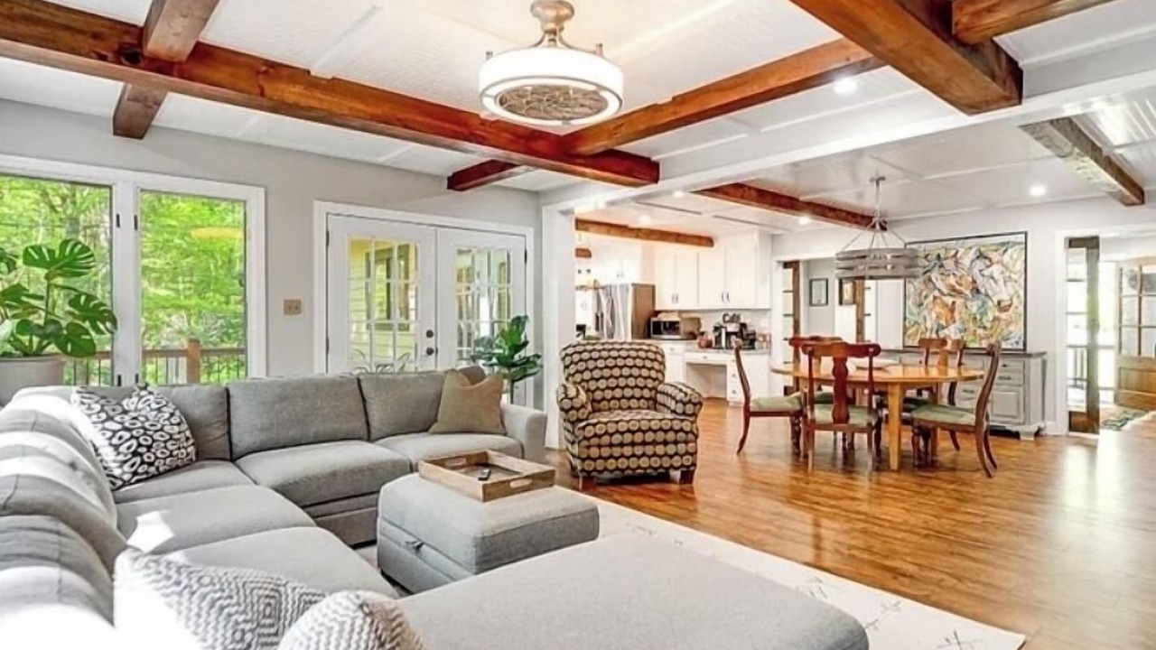 Photo of Livingroom in Highlands Hills