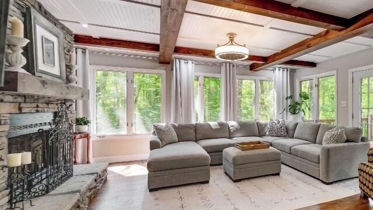 Photo of Livingroom in Highlands Hills