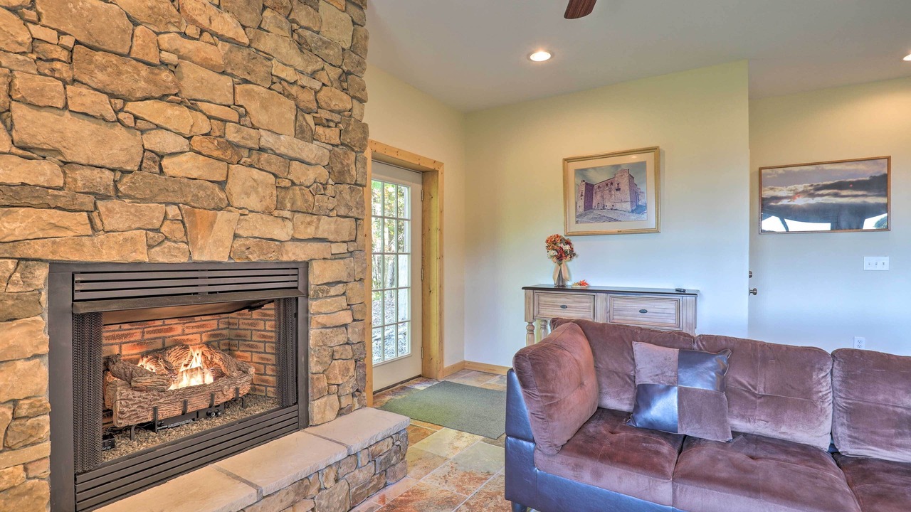 Photo of Livingroom in Whittier