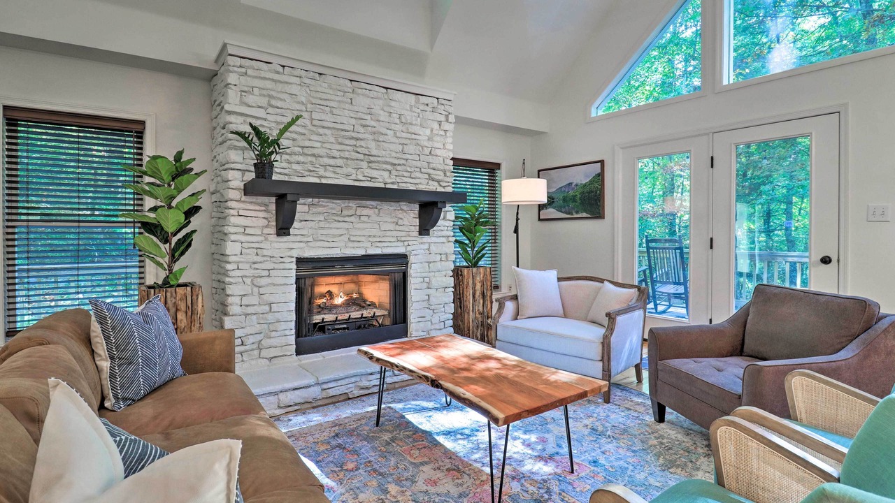 Photo of Livingroom in Sapphire