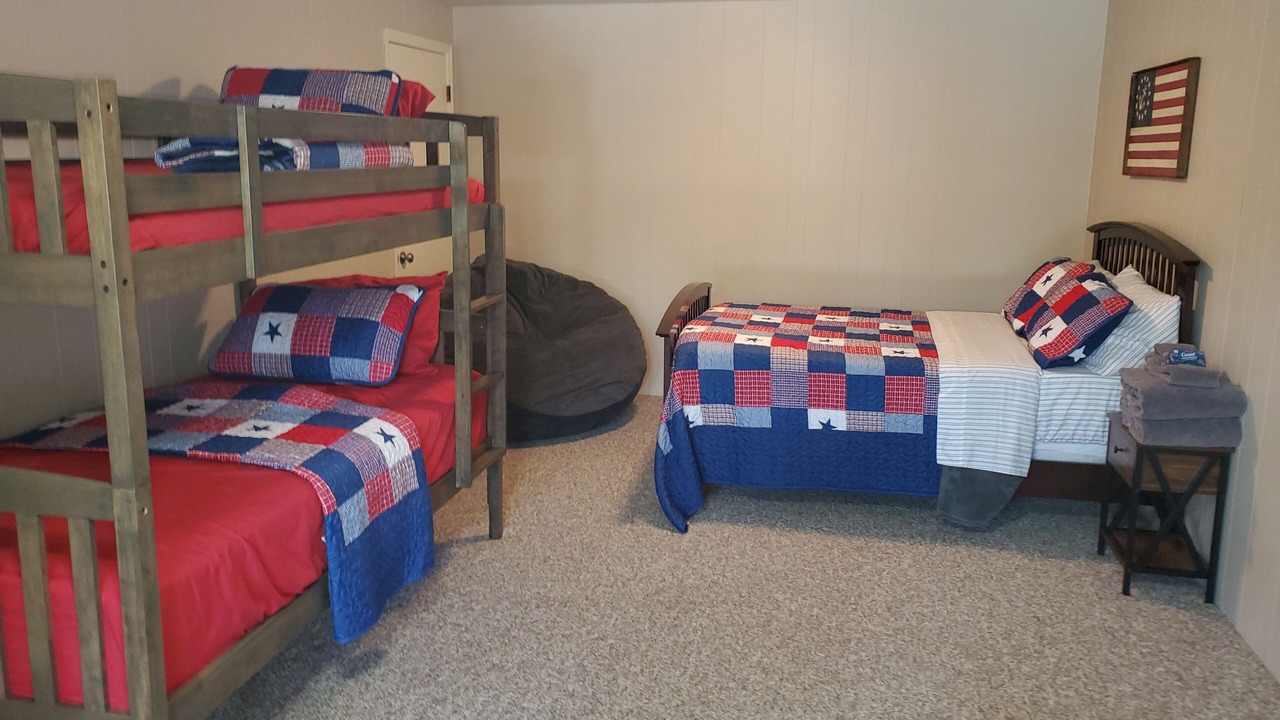 Photo of Bedroom in Southmont
