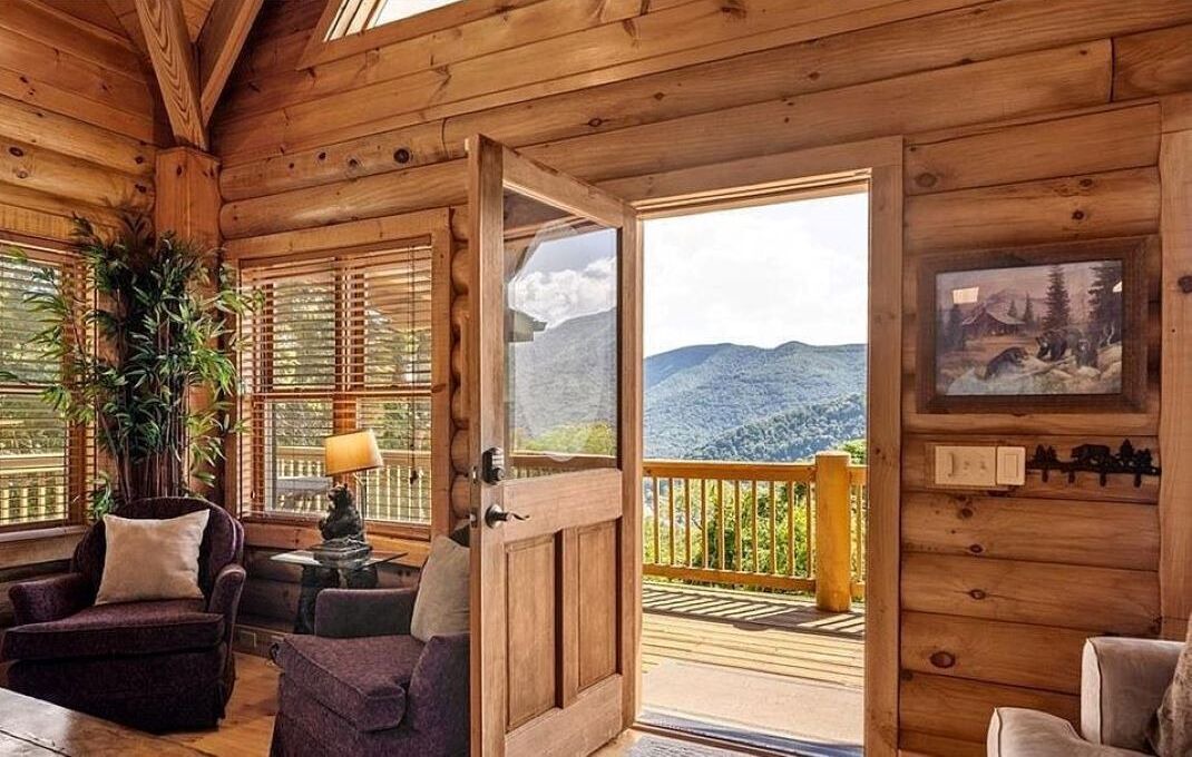 Photo of Livingroom in Maggie Valley